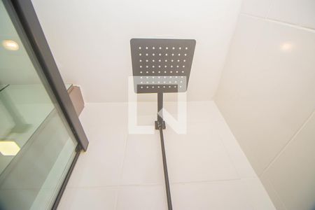 Banheiro de kitnet/studio à venda com 1 quarto, 45m² em Petrópolis, Porto Alegre