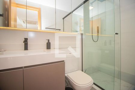 Banheiro de kitnet/studio para alugar com 1 quarto, 45m² em Petrópolis, Porto Alegre