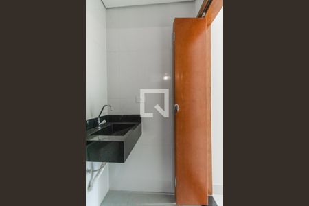Banheiro de apartamento à venda com 1 quarto, 35m² em Vila Roque, São Paulo
