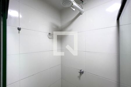 Banheiro de kitnet/studio para alugar com 1 quarto, 27m² em Vila Dom Pedro I, São Paulo