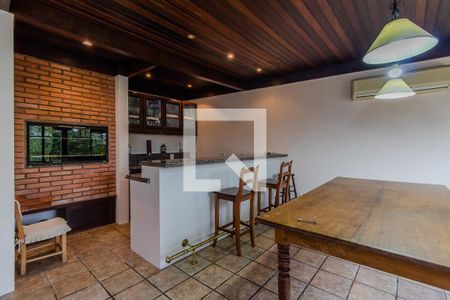 Sala de casa para alugar com 3 quartos, 330m² em Medianeira, Porto Alegre