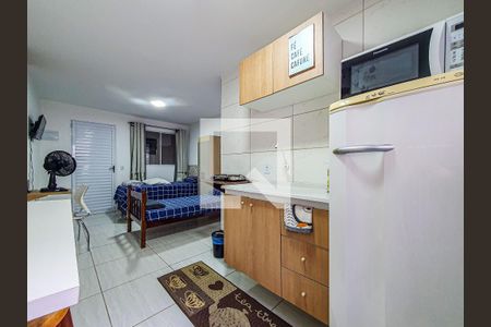 Cozinha de kitnet/studio para alugar com 1 quarto, 18m² em Jaguaré, São Paulo