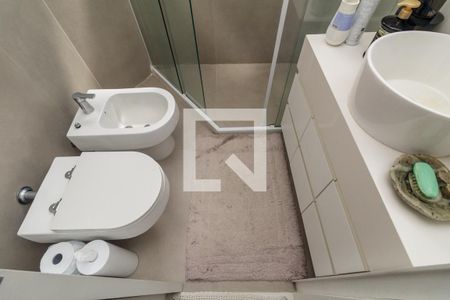 Apartamento à venda com 236m², 4 quartos e 3 vagas Apartamento à venda com 236m², 4 quartos e 3 vagasBanheiro 2 - Suíte