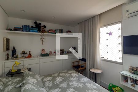 Apartamento à venda com 236m², 4 quartos e 3 vagas Apartamento à venda com 236m², 4 quartos e 3 vagasQuarto 2 - Suíte