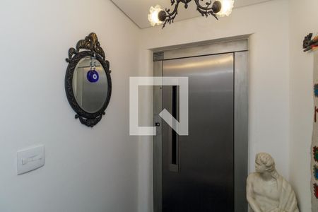 Apartamento à venda com 236m², 4 quartos e 3 vagas Apartamento à venda com 236m², 4 quartos e 3 vagasHall Social Privativo