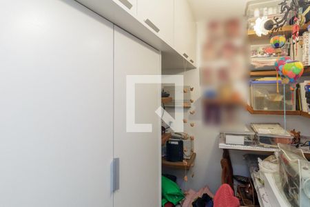 Apartamento à venda com 236m², 4 quartos e 3 vagas Apartamento à venda com 236m², 4 quartos e 3 vagasQuarto de Serviço