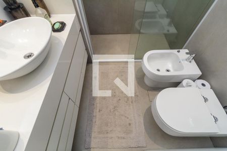 Apartamento à venda com 236m², 4 quartos e 3 vagas Apartamento à venda com 236m², 4 quartos e 3 vagasBanheiro 1 - Suíte