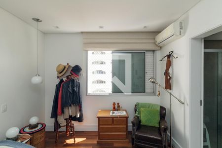 Apartamento à venda com 236m², 4 quartos e 3 vagas Apartamento à venda com 236m², 4 quartos e 3 vagasQuarto 3 - Suíte