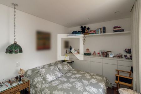 Apartamento à venda com 236m², 4 quartos e 3 vagas Apartamento à venda com 236m², 4 quartos e 3 vagasQuarto 2 - Suíte