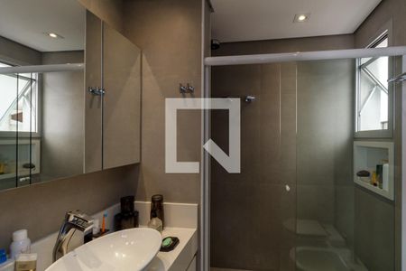 Apartamento à venda com 236m², 4 quartos e 3 vagas Apartamento à venda com 236m², 4 quartos e 3 vagasBanheiro 1 - Suíte