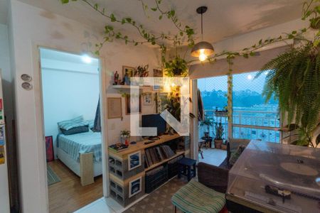 Sala/Cozinha de apartamento à venda com 1 quarto, 35m² em Jardim Santa Teresinha, São Paulo