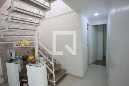 Apartamento à venda com 120m², 2 quartos e 2 vagas Apartamento à venda com 120m², 2 quartos e 2 vagasEscada