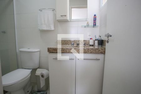 Apartamento à venda com 120m², 2 quartos e 2 vagas Apartamento à venda com 120m², 2 quartos e 2 vagasBanheiro da Suíte