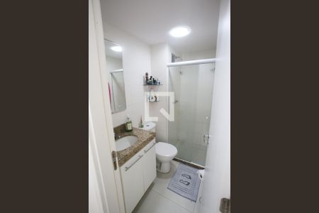 Apartamento à venda com 120m², 2 quartos e 2 vagas Apartamento à venda com 120m², 2 quartos e 2 vagasBanheiro Social