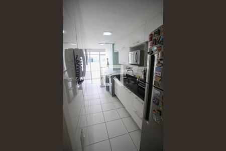 Apartamento à venda com 120m², 2 quartos e 2 vagas Apartamento à venda com 120m², 2 quartos e 2 vagasCozinha