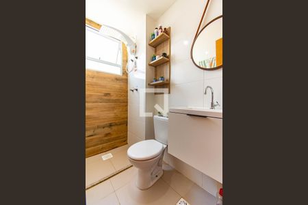 Banheiro de apartamento à venda com 2 quartos, 42m² em Mato Grande, Canoas