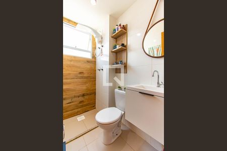 Banheiro de apartamento à venda com 2 quartos, 42m² em Mato Grande, Canoas
