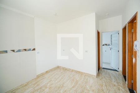 Sala e cozinha de apartamento para alugar com 2 quartos, 35m² em Vila Granada, São Paulo