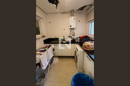 Apartamento à venda com 320m², 3 quartos e 4 vagas Apartamento à venda com 320m², 3 quartos e 4 vagasÁrea de Serviço