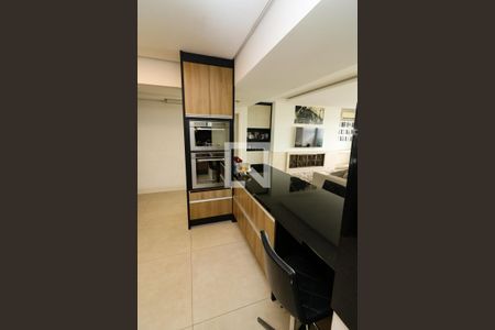 Apartamento à venda com 320m², 3 quartos e 4 vagas Apartamento à venda com 320m², 3 quartos e 4 vagasCozinha