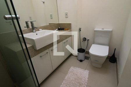 Apartamento à venda com 320m², 3 quartos e 4 vagas Apartamento à venda com 320m², 3 quartos e 4 vagasBanheiro da Suíte 3