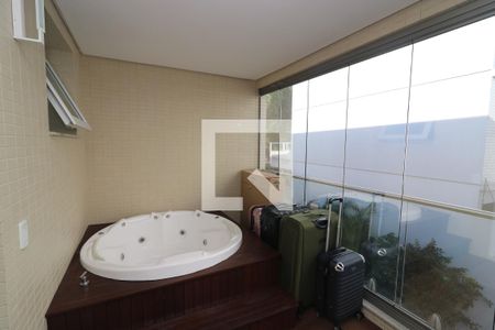 Apartamento à venda com 320m², 3 quartos e 4 vagas Apartamento à venda com 320m², 3 quartos e 4 vagasSacada da Suíte 1