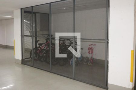 Apartamento à venda com 320m², 3 quartos e 4 vagas Apartamento à venda com 320m², 3 quartos e 4 vagasBicicletário