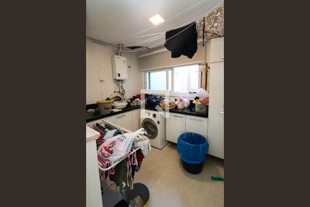 Apartamento à venda com 320m², 3 quartos e 4 vagas Apartamento à venda com 320m², 3 quartos e 4 vagasÁrea de Serviço