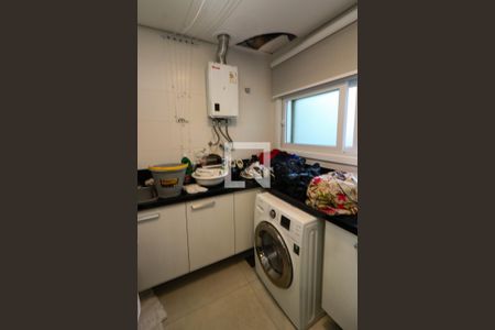 Apartamento à venda com 320m², 3 quartos e 4 vagas Apartamento à venda com 320m², 3 quartos e 4 vagasÁrea de Serviço