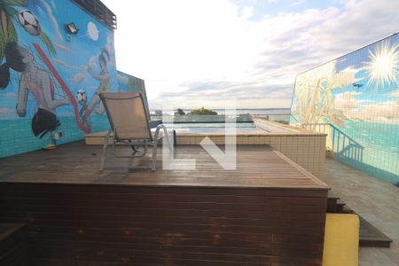 Apartamento à venda com 320m², 3 quartos e 4 vagas Apartamento à venda com 320m², 3 quartos e 4 vagasPiscina