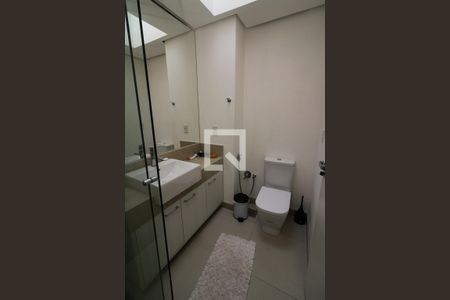 Apartamento à venda com 320m², 3 quartos e 4 vagas Apartamento à venda com 320m², 3 quartos e 4 vagasBanheiro da Suíte 3