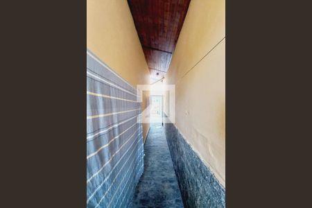 Casa à venda com 166m², 4 quartos e 4 vagas Casa à venda com 166m², 4 quartos e 4 vagasCorredor