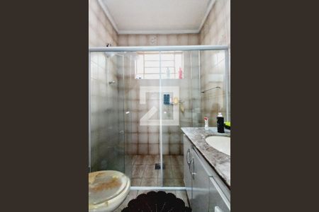 Casa à venda com 166m², 4 quartos e 4 vagas Casa à venda com 166m², 4 quartos e 4 vagasBanheiro