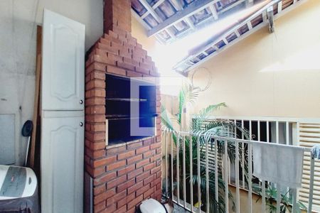 Casa à venda com 166m², 4 quartos e 4 vagas Casa à venda com 166m², 4 quartos e 4 vagasÁrea de Serviço