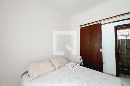 Casa à venda com 166m², 4 quartos e 4 vagas Casa à venda com 166m², 4 quartos e 4 vagasQuarto 1