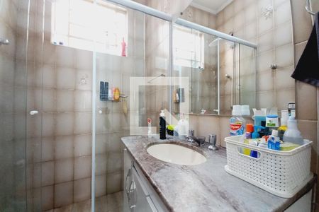 Casa à venda com 166m², 4 quartos e 4 vagas Casa à venda com 166m², 4 quartos e 4 vagasBanheiro