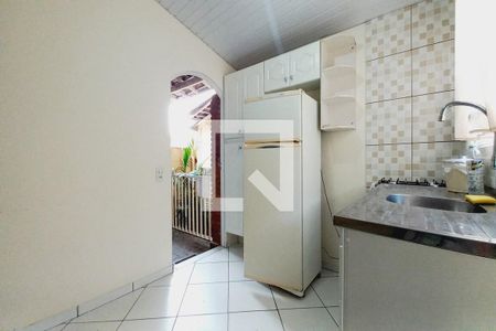 Casa à venda com 166m², 4 quartos e 4 vagas Casa à venda com 166m², 4 quartos e 4 vagasCozinha