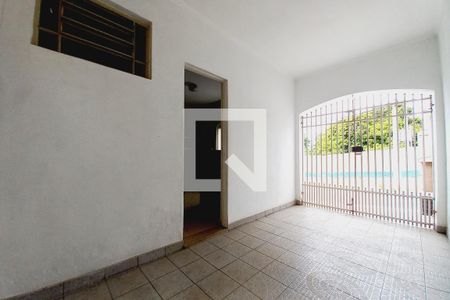 Casa à venda com 166m², 4 quartos e 4 vagas Casa à venda com 166m², 4 quartos e 4 vagasGaragem