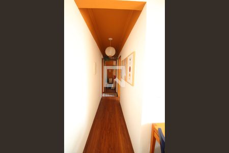Corredor de apartamento para alugar com 2 quartos, 60m² em Vila Paulicéia, São Paulo