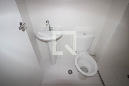 Banheiro de apartamento para alugar com 2 quartos, 33m² em Fazenda Aricanduva, São Paulo