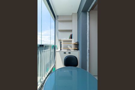 Studio - Varanda de kitnet/studio para alugar com 1 quarto, 24m² em Jardim das Acacias, São Paulo