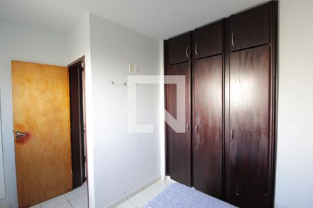 Quarto 2 de apartamento para alugar com 2 quartos, 58m² em Santa Mônica, Uberlândia