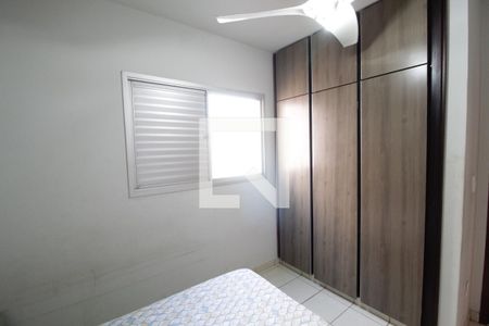 Quarto 1 de apartamento para alugar com 2 quartos, 58m² em Santa Mônica, Uberlândia