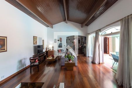 Sala de Estar Pe Direito Duplo  de casa à venda com 5 quartos, 500m² em Jardim Prudência, São Paulo