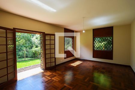 Sala  de casa de condomínio para alugar com 2 quartos, 130m² em Granja Viana, Cotia