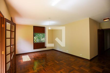 Sala  de casa de condomínio para alugar com 2 quartos, 130m² em Granja Viana, Cotia