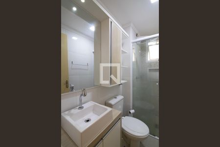 Banheiro de apartamento à venda com 1 quarto, 40m² em Jardim Itu, Porto Alegre