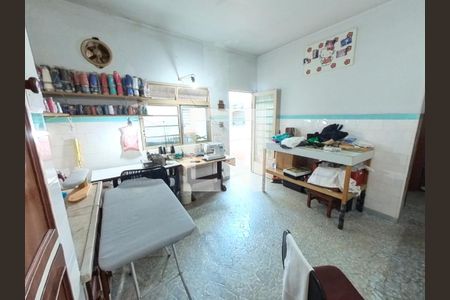 Casa à venda com 495m², 5 quartos e 2 vagas Casa à venda com 495m², 5 quartos e 2 vagasAteliê