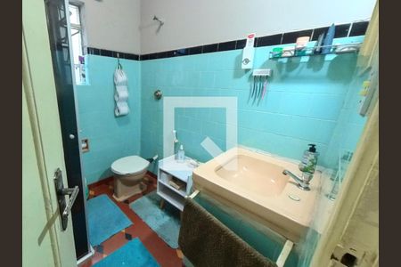 Casa à venda com 495m², 5 quartos e 2 vagas Casa à venda com 495m², 5 quartos e 2 vagasBanheiro 1 Casa 1