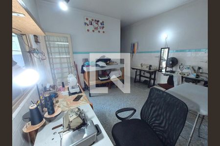 Casa à venda com 495m², 5 quartos e 2 vagas Casa à venda com 495m², 5 quartos e 2 vagasAteliê